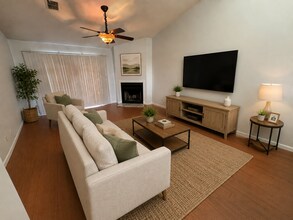 Building Photo - Waterfront Green Cove Springs 2BR with In-Unit Laundry, Central AC, and Pool!