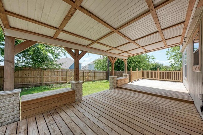 Building Photo - 216 Cassandra Dr