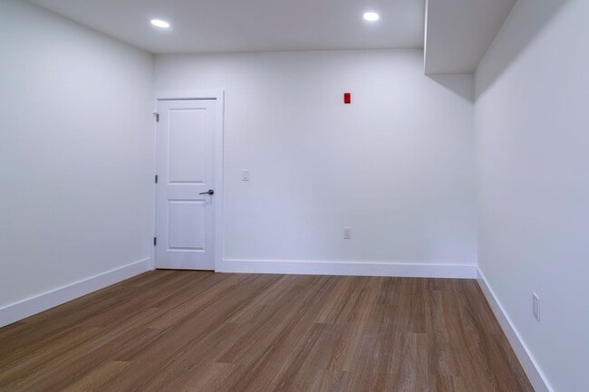 Building Photo - 3956 Parrish St