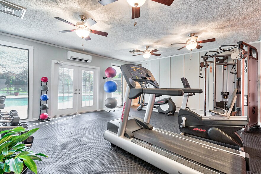 Ashford Place Apartments 2190 Memorial Dr Clarksville TN 37043