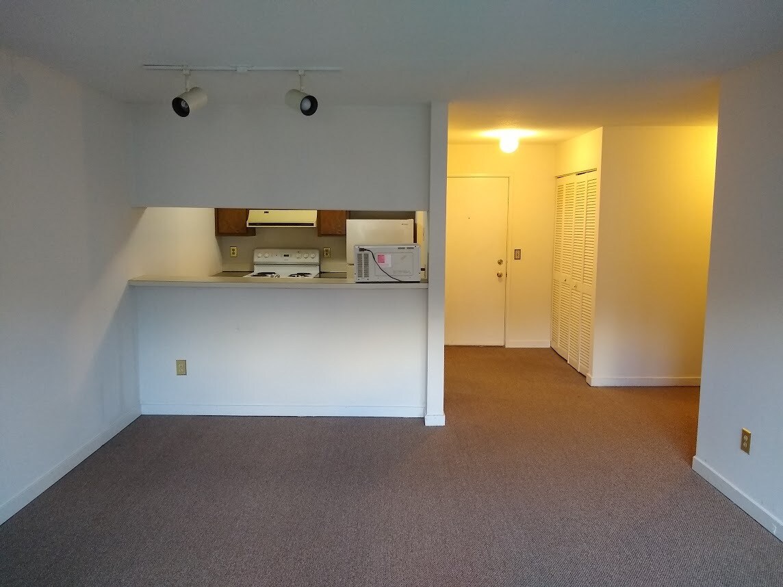Dining Area - 163 South St