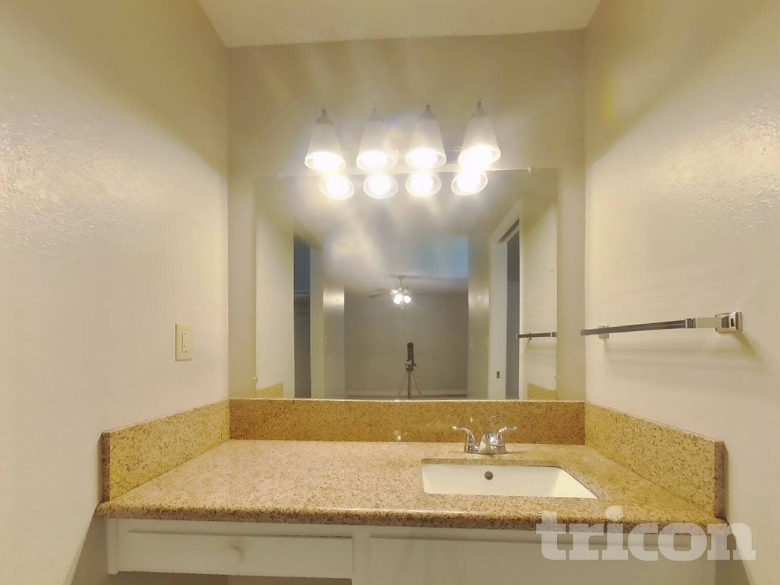 Building Photo - 405 Pirinen Ln