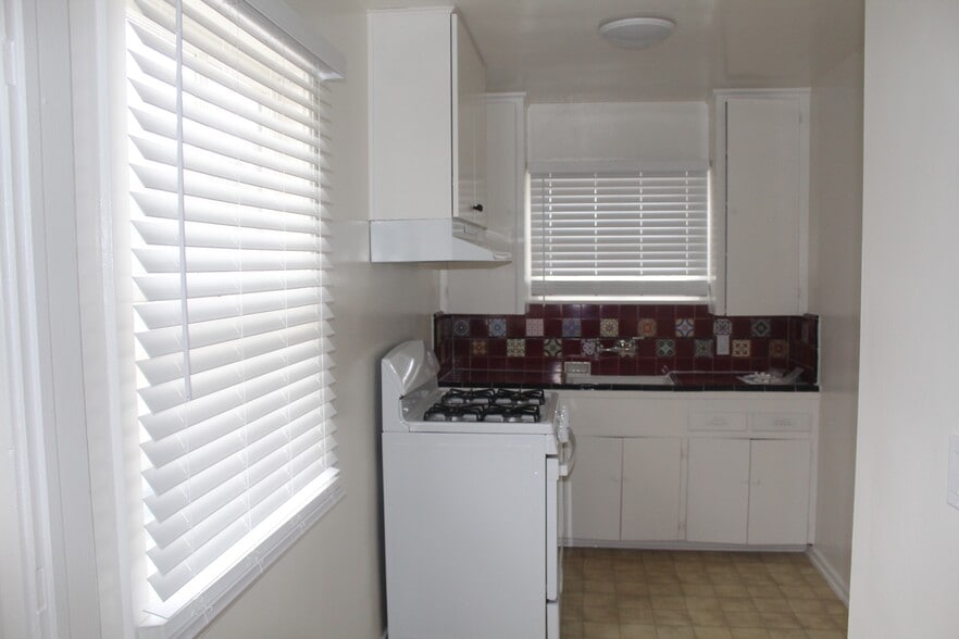 Building Photo - 14435 1/2 Califa St