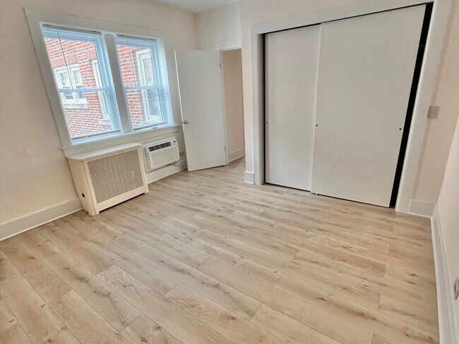 Building Photo - 77 Glenbrook Rd