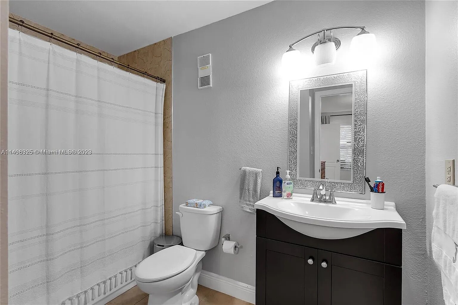 Building Photo - 10441 SW 156th Ct