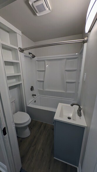 Bathroom - 311 BROAD ST