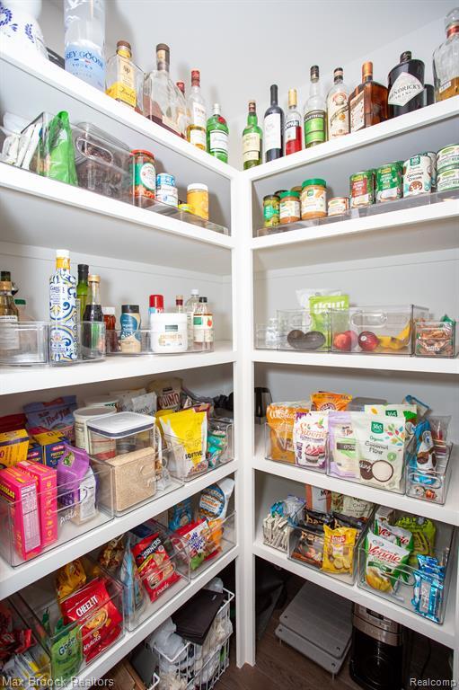 Building Photo - 25925 York Rd