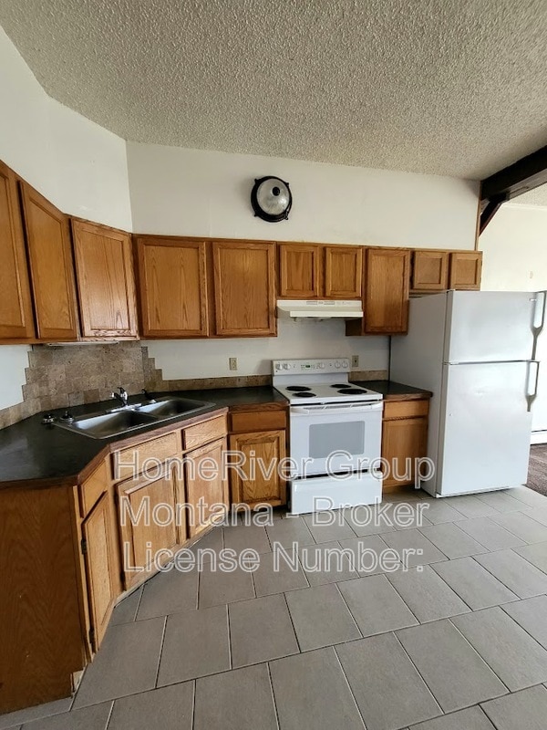 Building Photo - 532 S 3rd St W