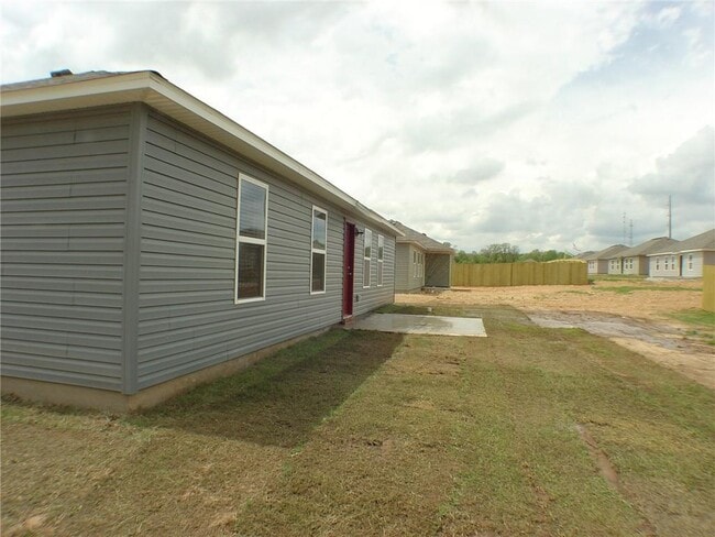 Building Photo - 704 NW 70th Ave