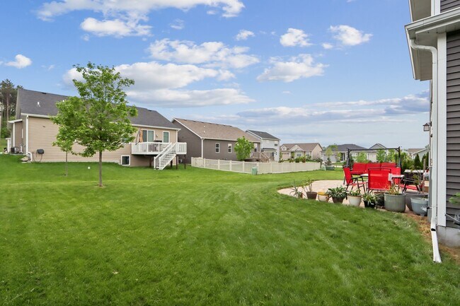 Building Photo - 5811 Levitan Ln
