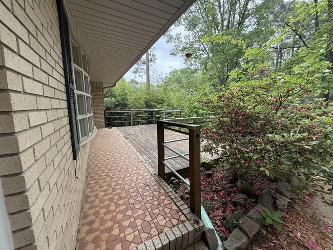 Building Photo - 102 Blueridge Pl