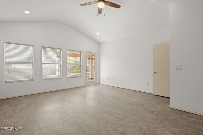Building Photo - 205 N Alto Mesa Dr