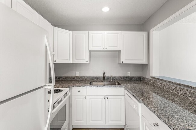 Building Photo - 5652 River Rd