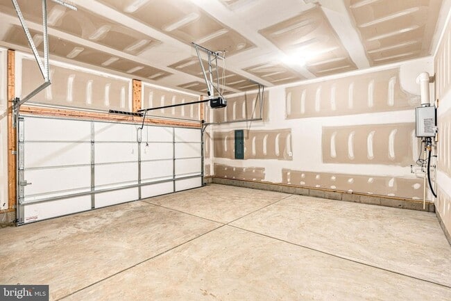 Building Photo - 34121 Juniper Dr