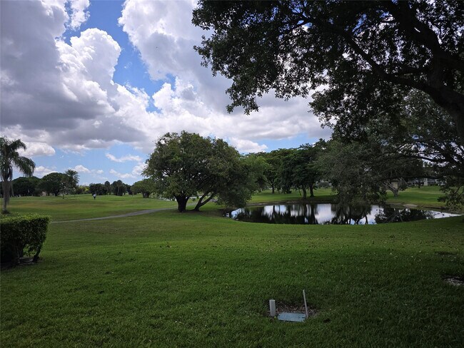 Building Photo - 13250 SW 4th Ct