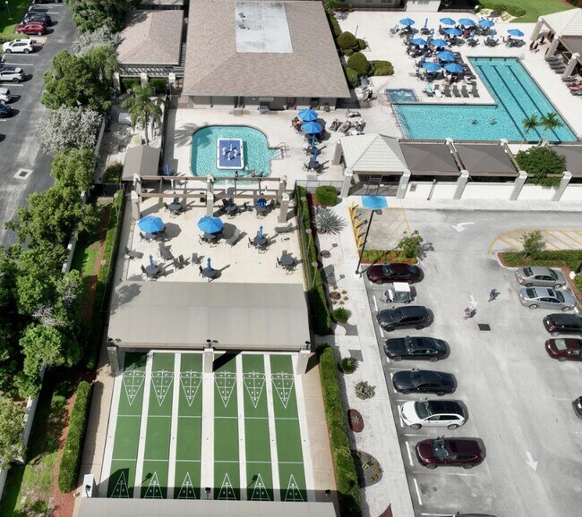 Building Photo - 1904 Bermuda Cir