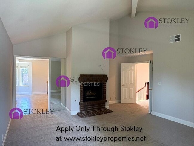 Building Photo - 5958 Vía del Cielo