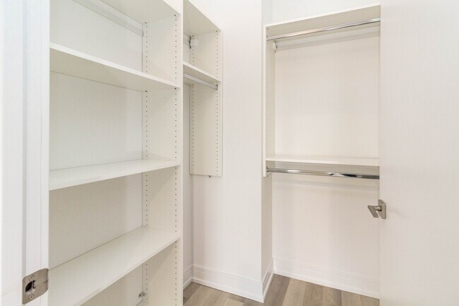 Building Photo - 1554 N Talman Ave