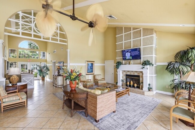 Building Photo - 1229 Bermuda Lakes Ln