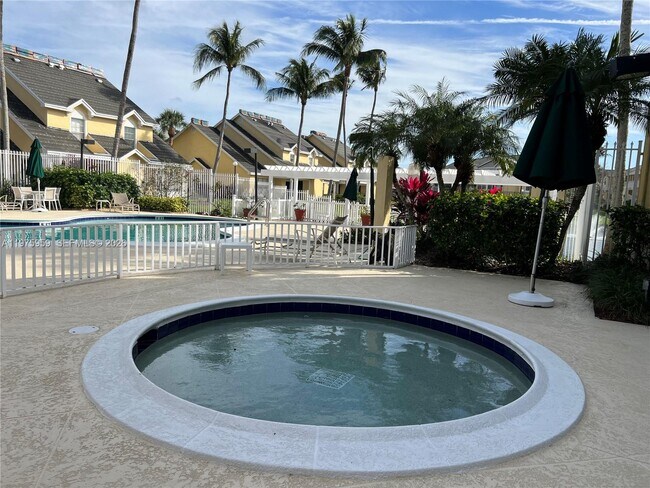 Building Photo - 6292 La Costa Dr