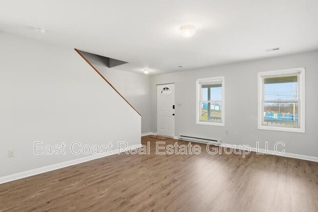 Building Photo - 257 School House Dr