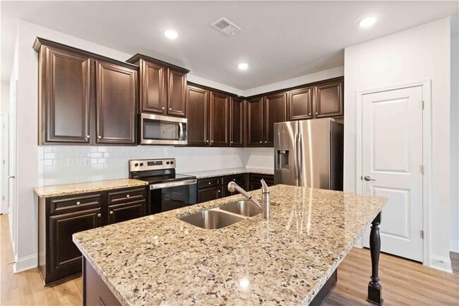 Building Photo - 3437 Sumersbe court