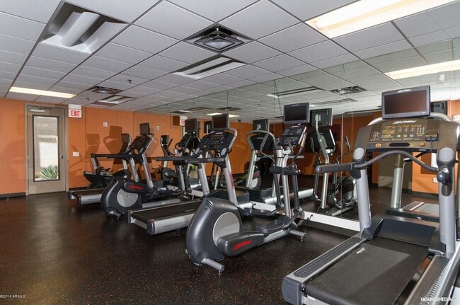 Building Photo - Stylish 2 Bed | 2 Bath Condo in Prime Scottsdale Location