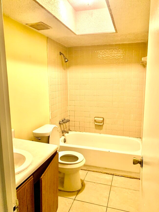 Building Photo - 5128 Indian Lakes Ct