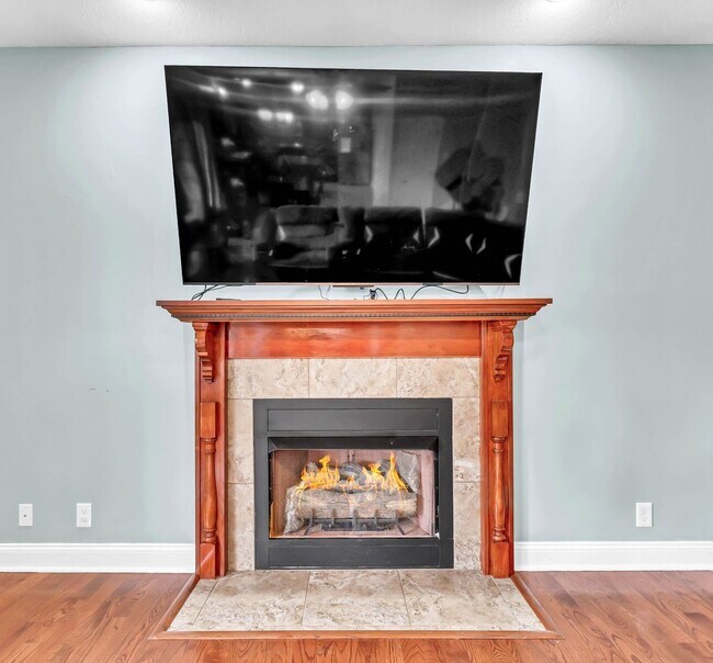 Building Photo - 3342 Cotham Ln