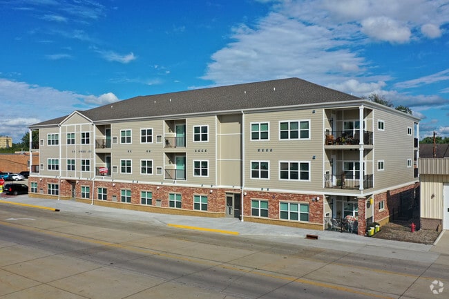 Building Photo - 301 Main Street South