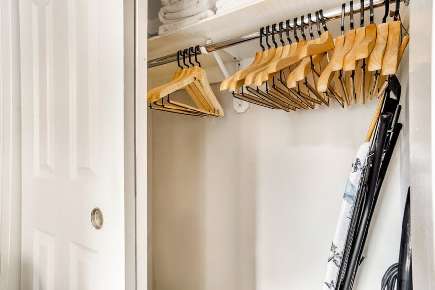 Building Photo - 410 E 13th St