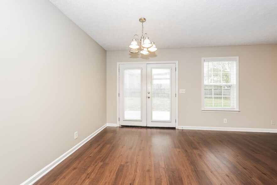 Building Photo - 1243 Lasalle Dr