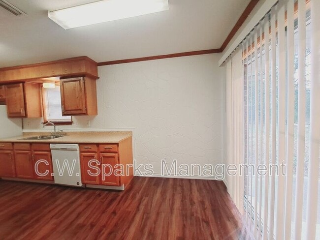 Building Photo - 852 Harvard Ln