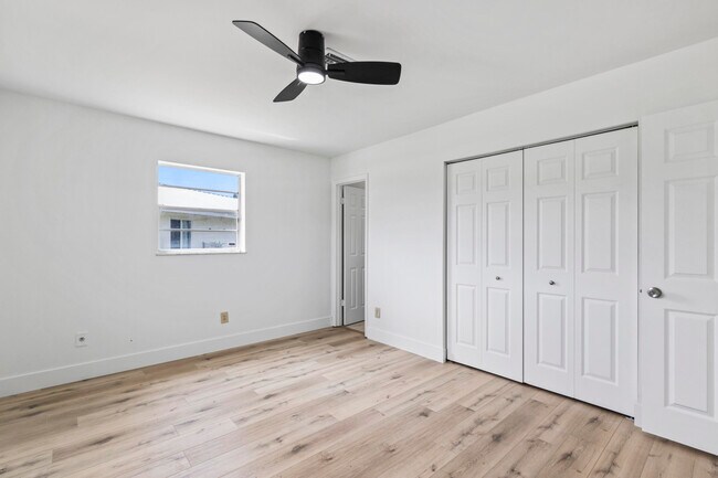 Building Photo - 106 NW Curtis St