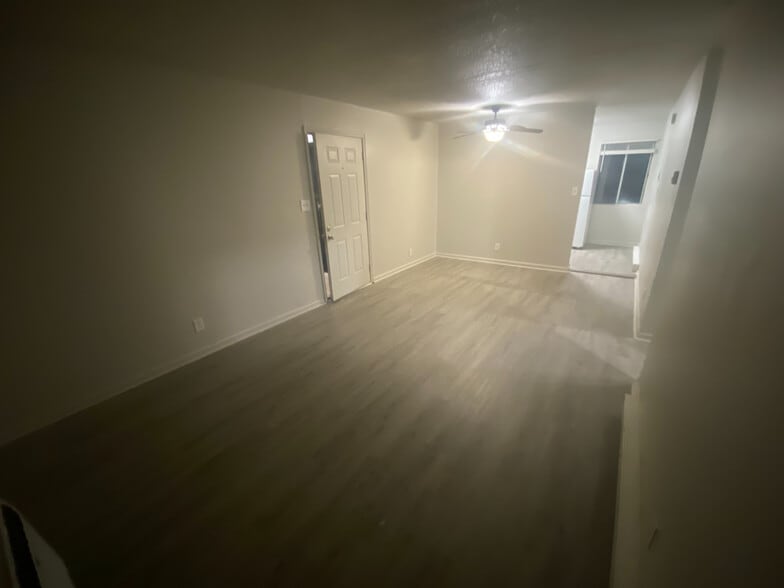 Building Photo - Room in Condo on Alamance Church Rd