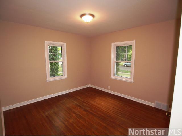 Building Photo - Beautiful 3 Bedroom Home in St.Paul!