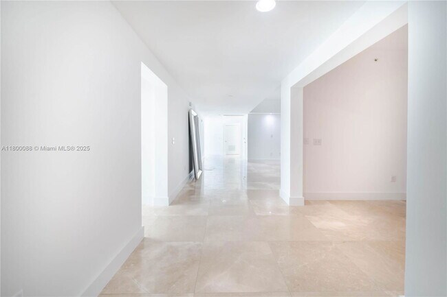 Building Photo - 3330 NE 190th St