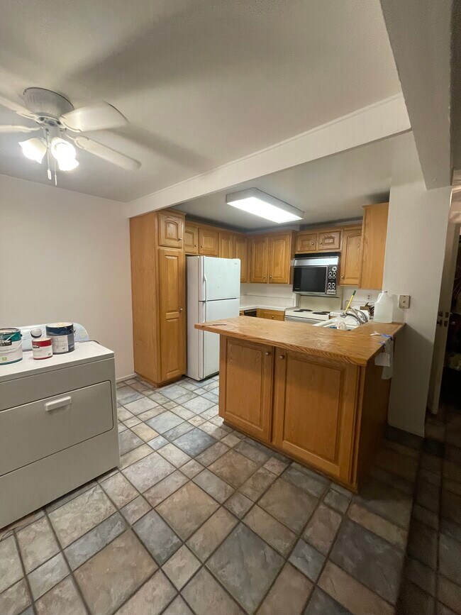 Kitchen - 21372 Brookhurst St