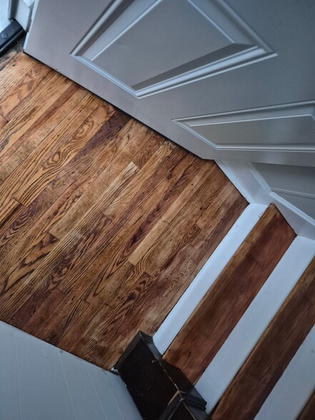 Finished Hardwood Stairs Top - 307 N Governors Ave