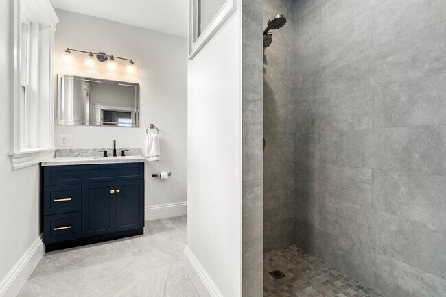 Building Photo - 132 Sewall Ave