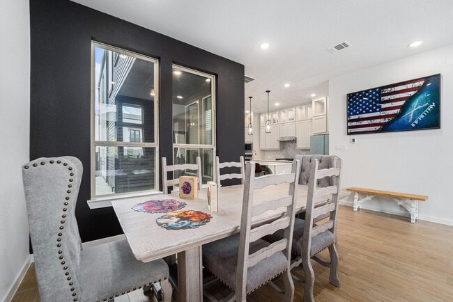 Building Photo - 16630 Lake Austin St