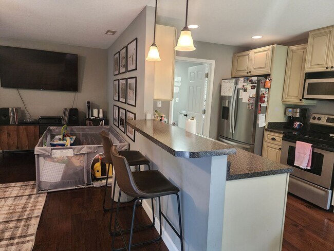 Building Photo - Knoxville 37920 - 3 bedroom 2 bath - call ...