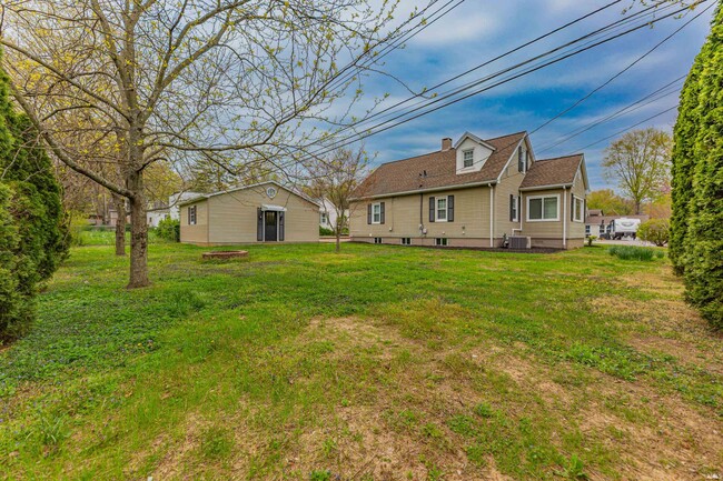 Building Photo - 519 Rosewood Dr