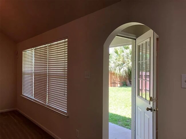 Building Photo - 11119 Mooring Ridge Ln