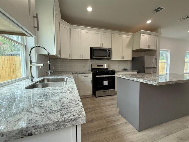 Building Photo - 7914 Laura Koppe Rd