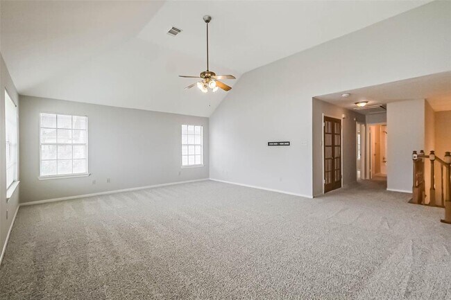 Building Photo - 10218 Hedge Way Dr