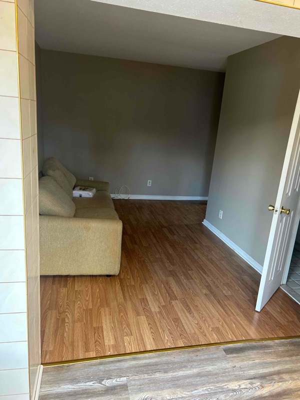 Building Photo - 120 N Main St