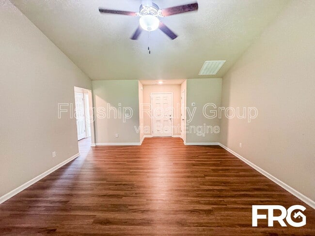 Building Photo - 110 Highland Pk Dr