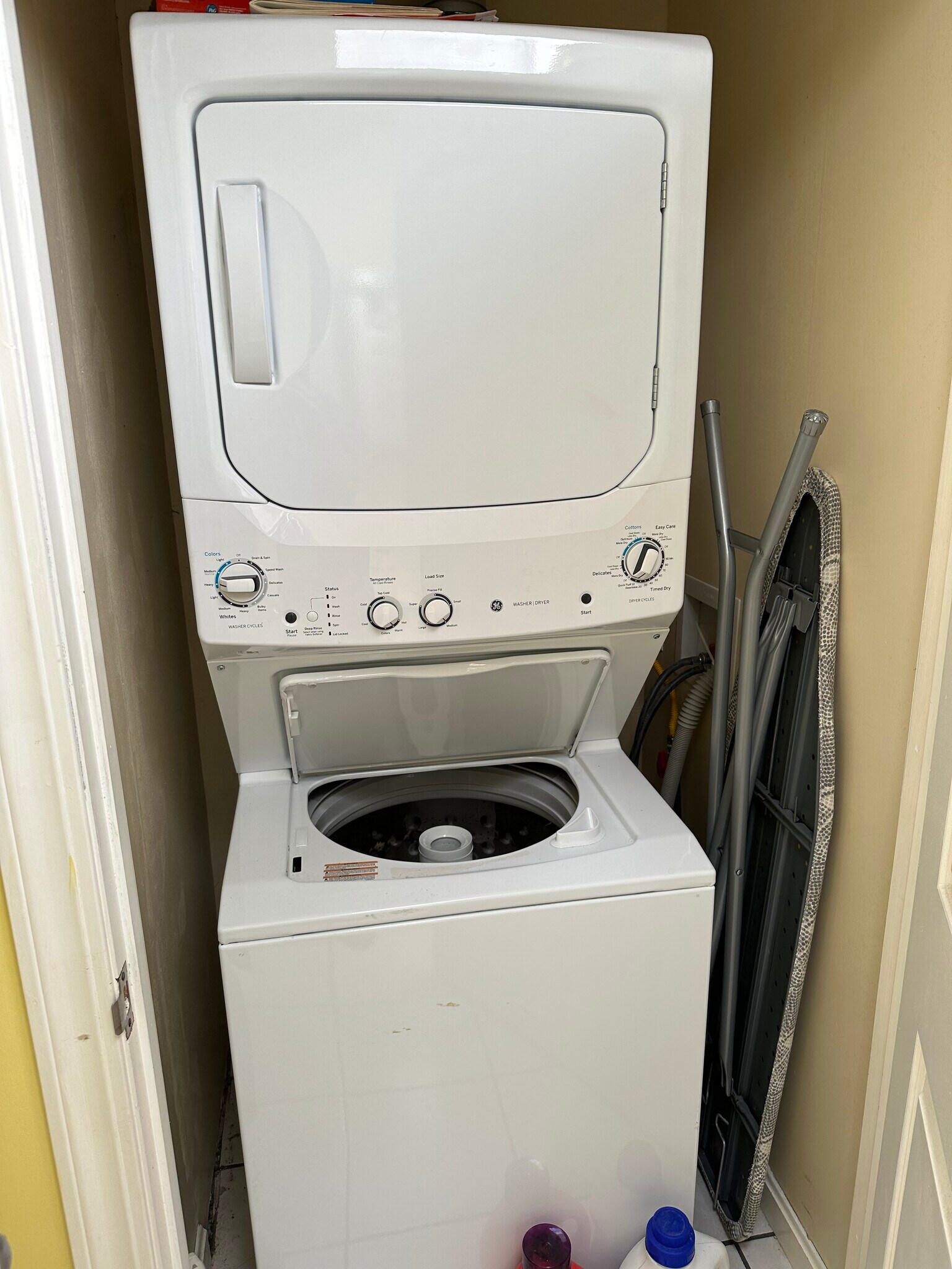 Building Photo - 3 W Hollister St