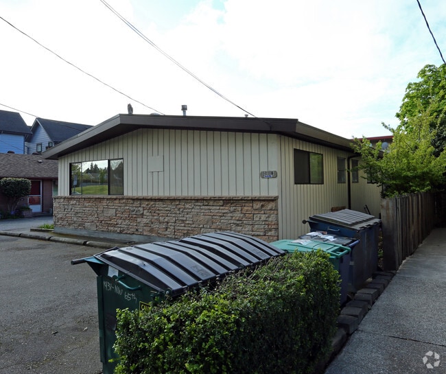 Building Photo - Ballard 6 Apartments